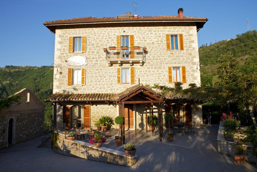Отель Agriturismo La Rocca Marsia Экстерьер фото