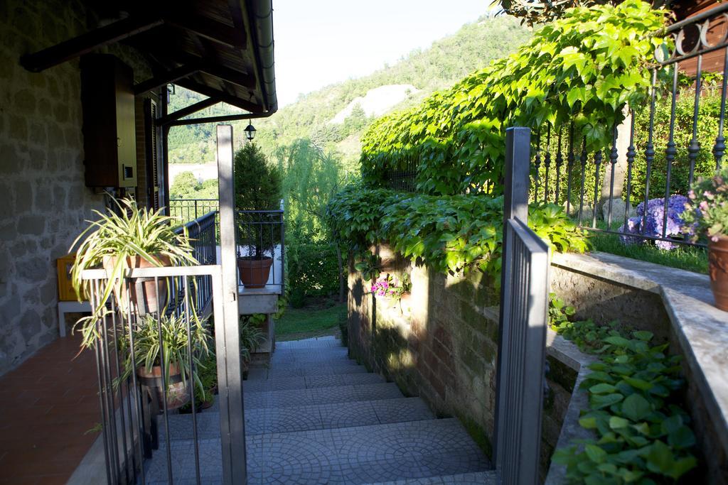 Отель Agriturismo La Rocca Marsia Экстерьер фото