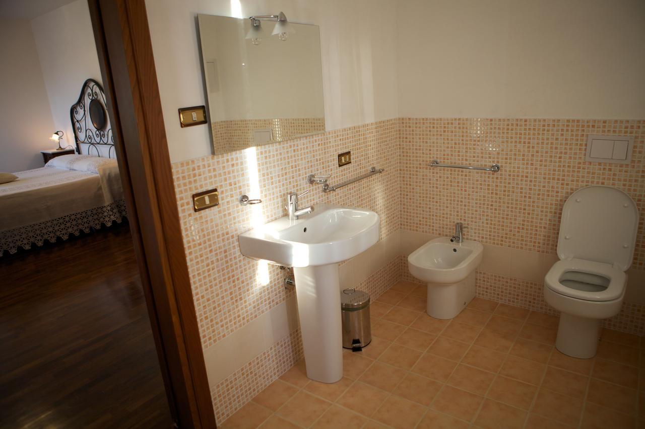 Отель Agriturismo La Rocca Marsia Номер фото