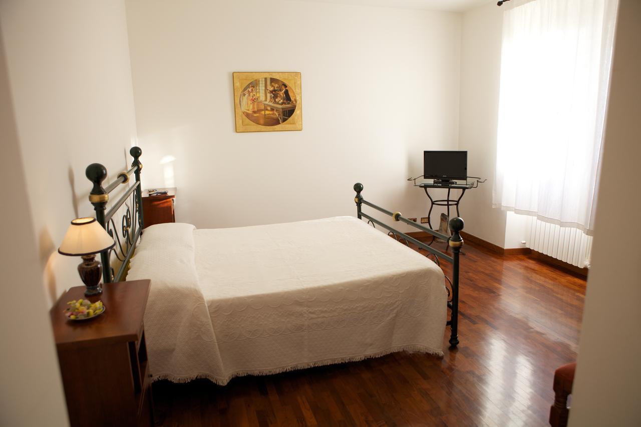 Отель Agriturismo La Rocca Marsia Номер фото